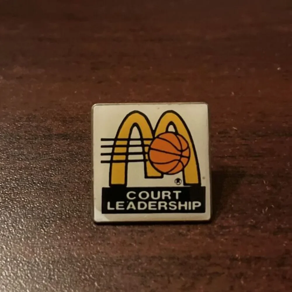 McDonald’s Court Leadership Basketball Employee Lapel Hat Pin‎